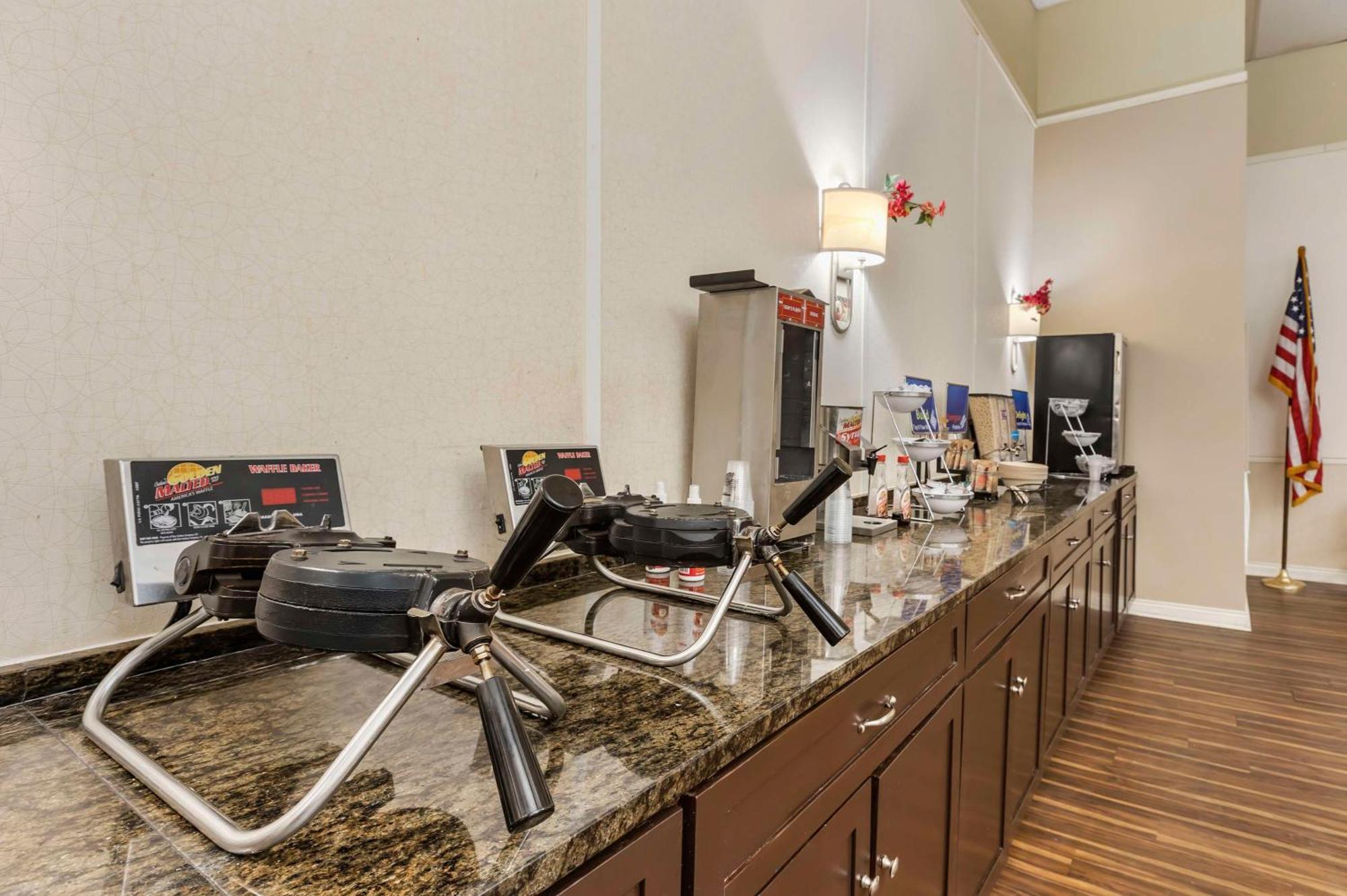 Best Western Watertown/Fort Drum Dış mekan fotoğraf