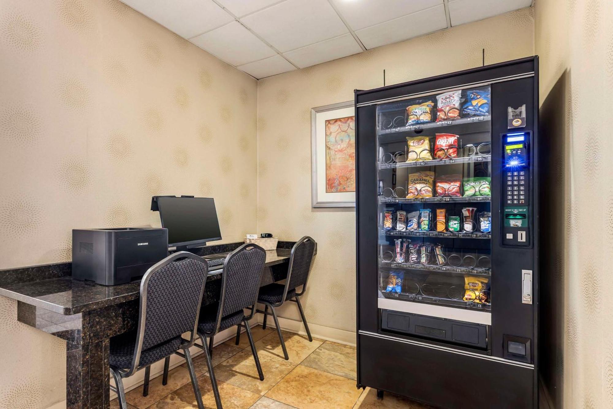 Best Western Watertown/Fort Drum Dış mekan fotoğraf